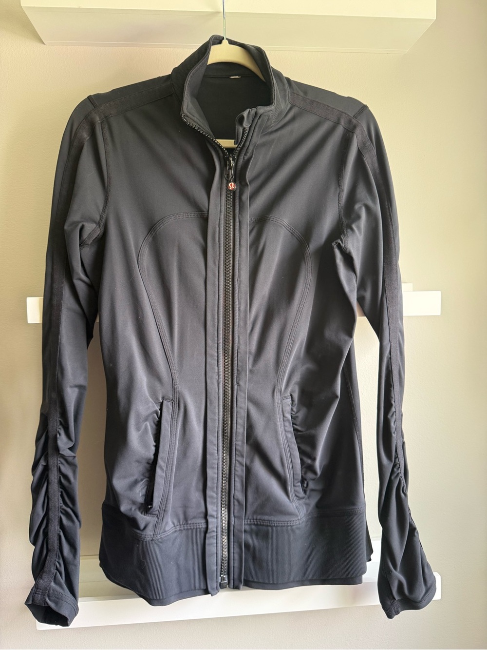 Lululemon jacket VGUC size 10